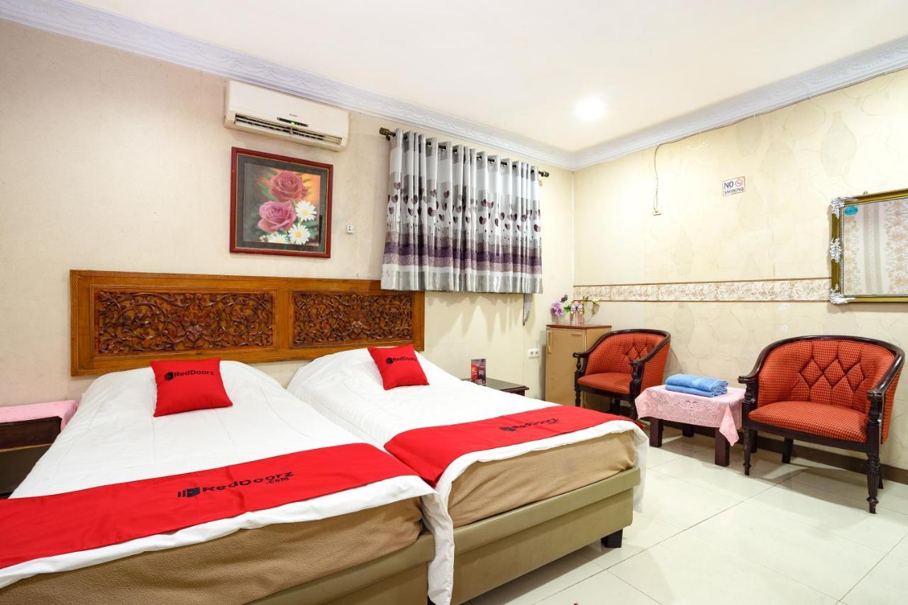 Reddoorz Near Rs Cikini Jakarta Exterior foto